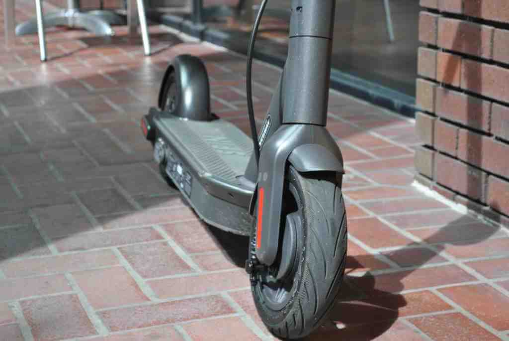 Ninebot Max electric scooter deck and wheels