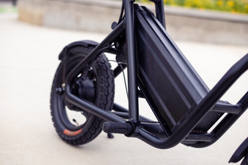 EMOVE RoadRunner electric scooter - battery, close-up