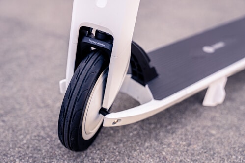 Segway Ninebot Air T15 electric scooter - front tire, branded front fender, cropped view