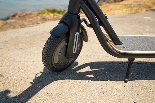Front wheel of Fluid Freeride electric scooter