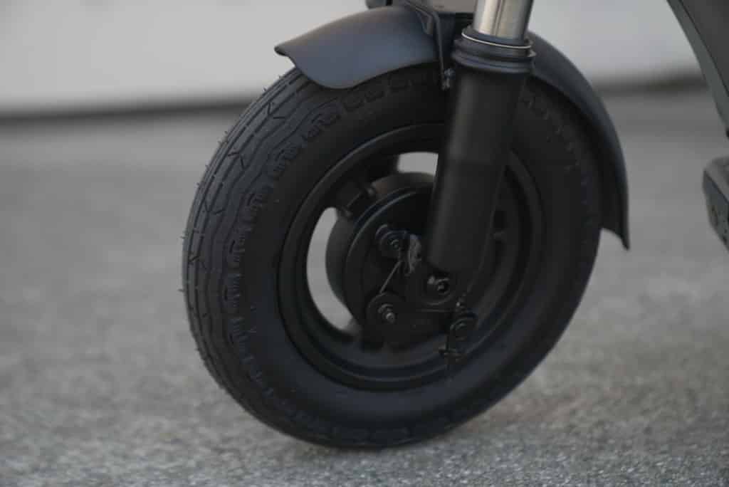 Apollo Air 2022 Electric Scooter tires