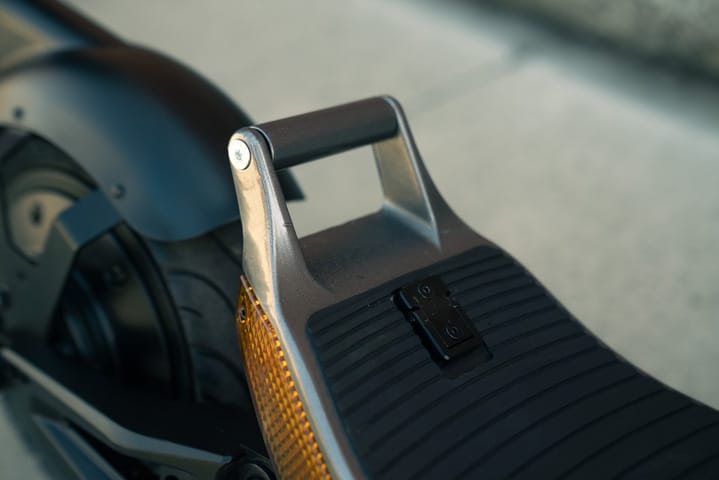 Apollo City Pro Electric Scooter Carry handle
